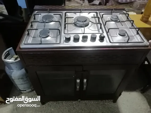 غاز ايطالي مع فرن نوع جربن بحال الوكاله