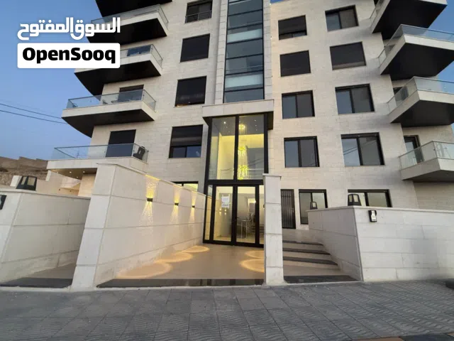 شقة ارضية  ذات المنطقة الهادئة بمساحة 140 متر مربع مع ترس 30 متر مربع