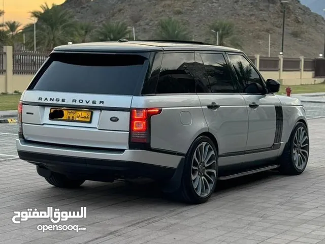 Land Rover HSE V8 in Muscat