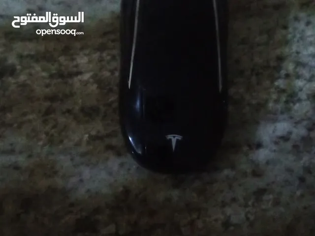 مفتاح سيارة تسلا موديل x