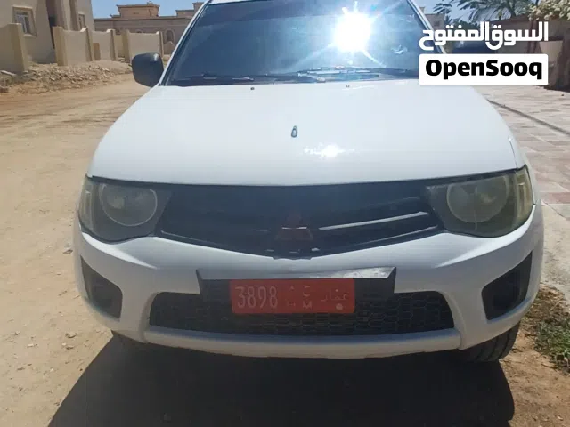 ميتسوبيشي 2013 L200