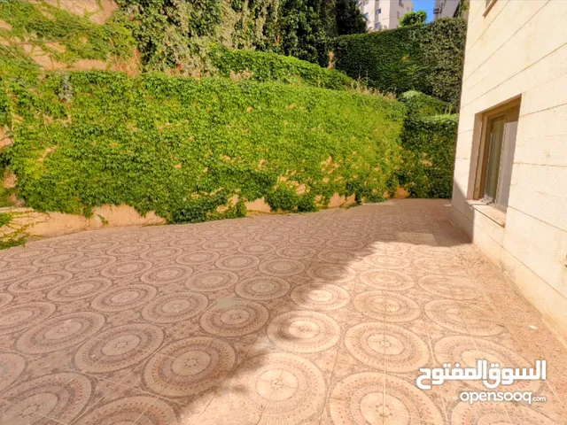 330 m2 4 Bedrooms Apartments for Sale in Amman Deir Ghbar
