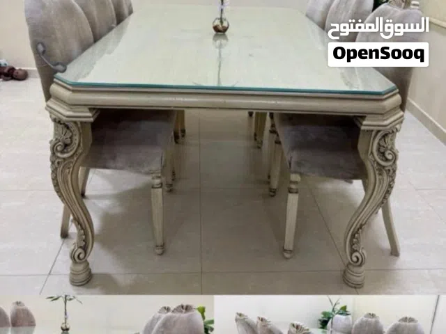 للبيع طاولة طعام