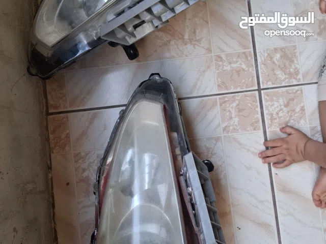 اضوية أمامية نيسان التيما موديل 2015 شغال ونضيف اوريجينال بسعر جيد ومناسب