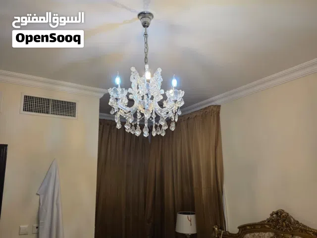 ثريات قيمة جدا