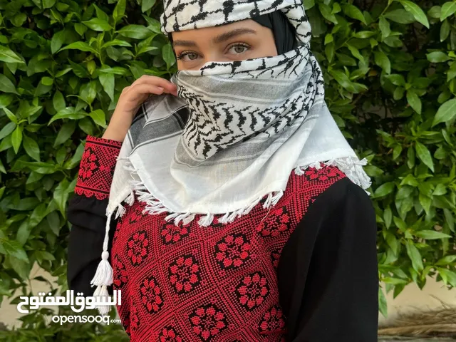 الكوفيه فلسطينية الاصليه