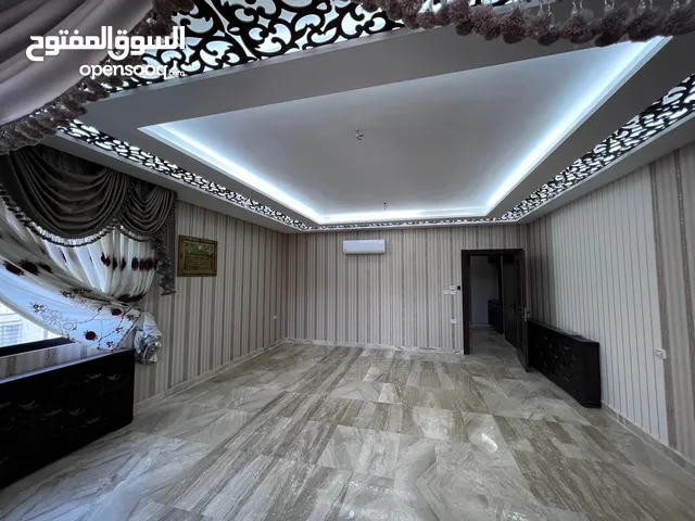 255 m2 4 Bedrooms Apartments for Rent in Amman Khalda