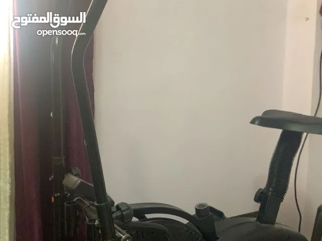 جهاز رياضي مستعمل شبه جديد  سبب للبيع عدم توفر مساحة كافية مع زيت خاص بتزيت الأجهزة