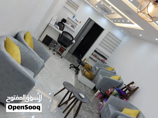 صالون / مركز اظافر للبيع
