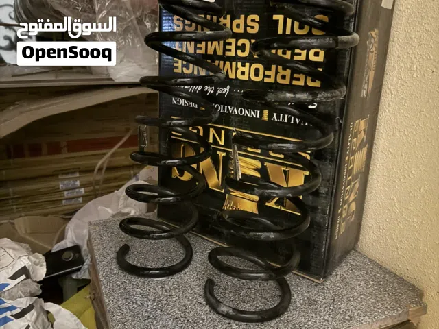 طقم يايات امامي وخلفي رانجلر (JK) وكالة رفعة 2.0 انش استعمال شهر في حالته الجديدة