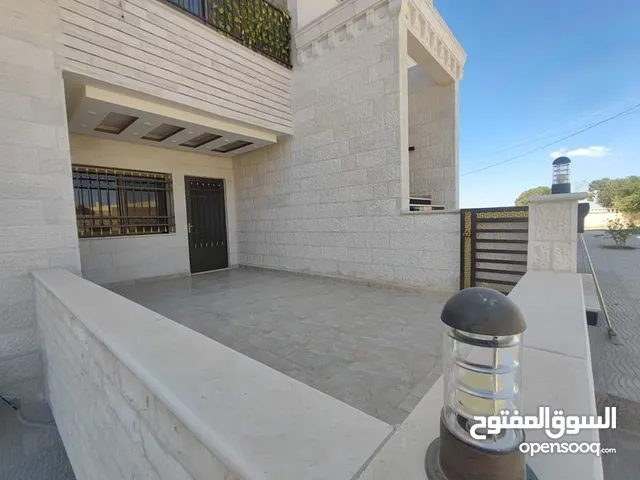 150 m2 3 Bedrooms Apartments for Sale in Zarqa Iskan Al Batrawi