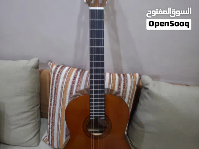 للبيع جيتار من شركة Yamaha كلاسيكي أصلي بحالة ممتازة جدًا،