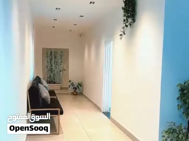 مركز تجميل للبيع