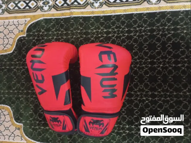 قفازات ملاكمة احترافية ماركة Venum