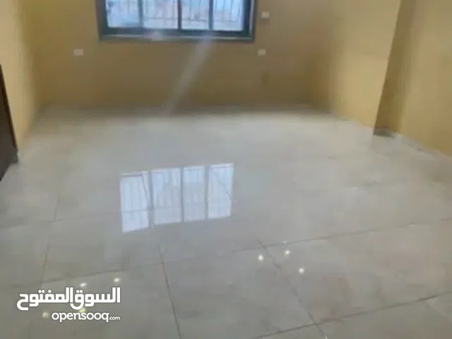 شقه للبيع في بتونيا طابق اول  فوق  الشارع السعر  75 الف دولار