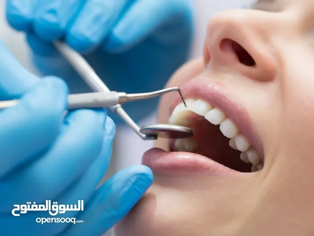 مركز اسنان يعمل منذ 7 سنوات بشكل ممتاز للبيع في ارقى مناطق الزرقاء الجديده