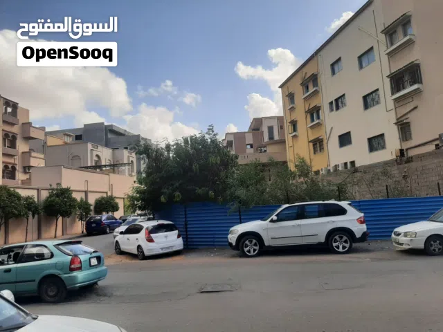 أرض واجهتين على الرئيسي في بن عاشور شارع الظل للبيع