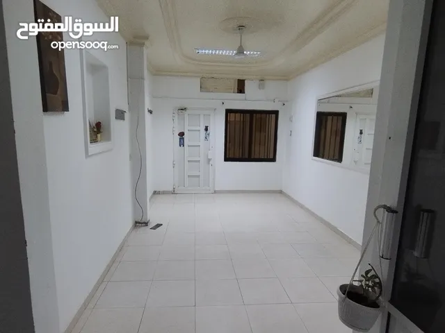 200 m2 3 Bedrooms Apartments for Rent in Muharraq Hidd