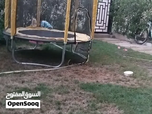 ترامبولين اصفر