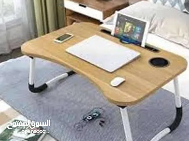 طاولة للاب توب قابلة للطي والنقل خشب زان فيها مكان للكوب ولسلك الشاحن ومكان لتثبيت ipad
