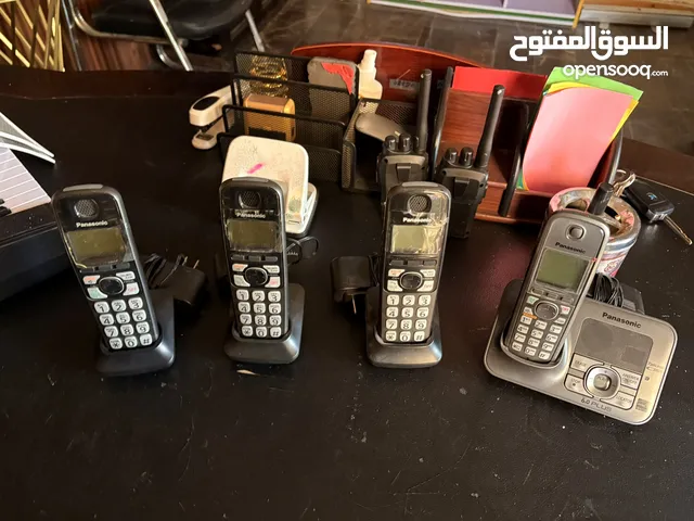 4 اجهزة Panasonic يستخدم للشركات او المكاتب واحد الى المدير وثلاثة البقية الى الموظفين الاجهزة