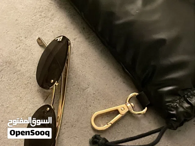 نظارة جديده استعملتها مرتين بس