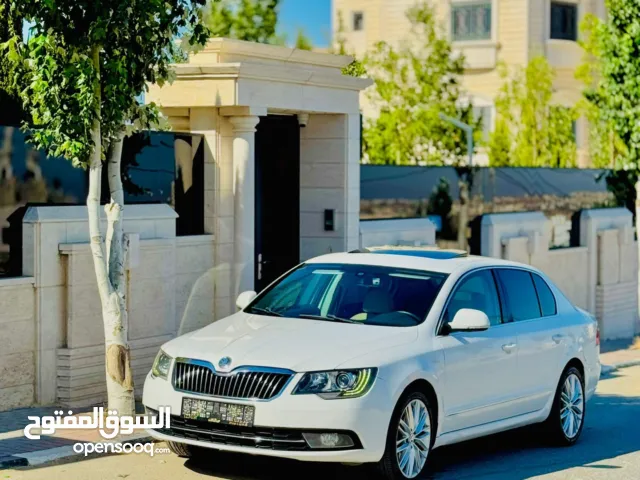 سكودا سوبيرب 2014 ديزل ترخيص 2014 فل اضافات مع فتحة سقف / البيع كاش مع امكانية البدل