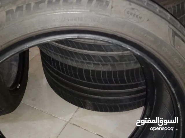 اربع فرد كاوتش بحاله الزيرو في اتنين مقاس 18/40/275 و اتنين 18/40/245