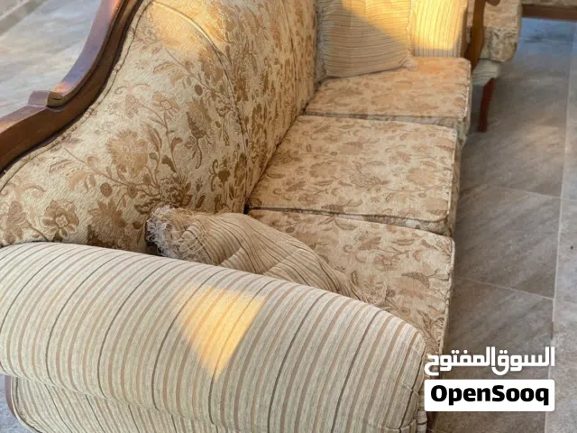 طقم كلاسيكي فاخر للبيع