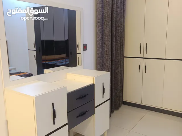 غرفة نوم استعمال اقل من سنه للبيع