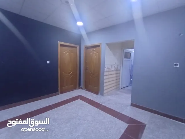 شقة تجارية سكنيه للإيجار في الجنينة