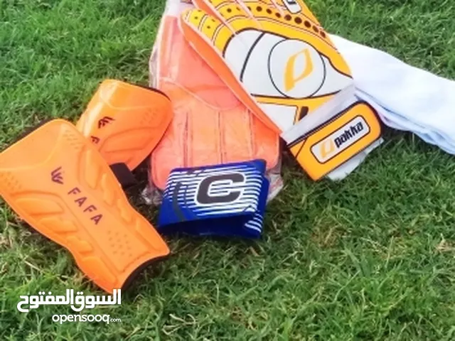 قفازات حارس مرمى ممتازه