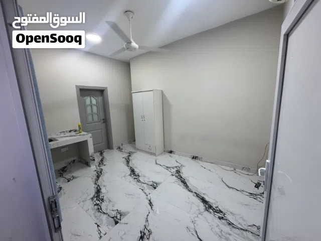استديو ارضي مستقل بمدخل خاص لموظفة بالموالح قريب فندق أوناسة ان شامل كهرباء ومياه واي فاي مجانا