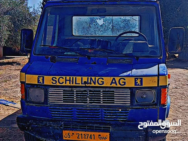 Flatbed Mercedes Benz 1997 in Qasr Al-Akhiar