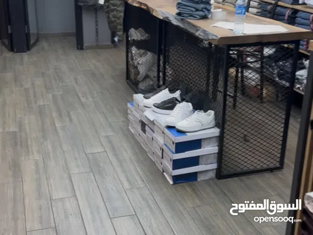 محل للبيع بلخلو