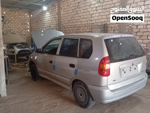2005 Mitsubishi Space Gear