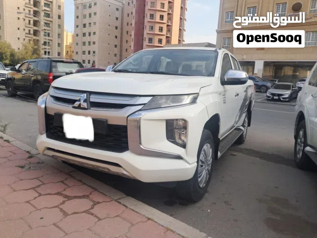 2020 ميتسوبيشي L200 Standard