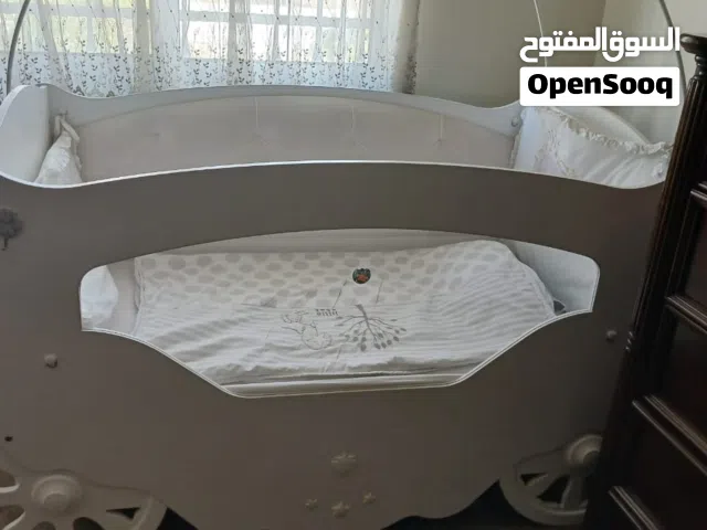 سرير أطفال تركي بحالة الجديد