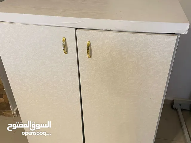 خزانة تفصيل ثقيلة ملبسة فورمايكا بحالة الجديد موجودة في البيادر ويوجد توصيل رمزي