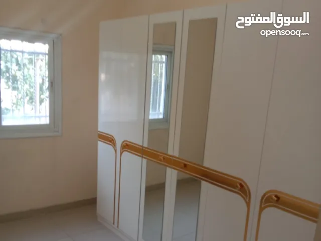 غرفة نوم شبه جديدة للبيع