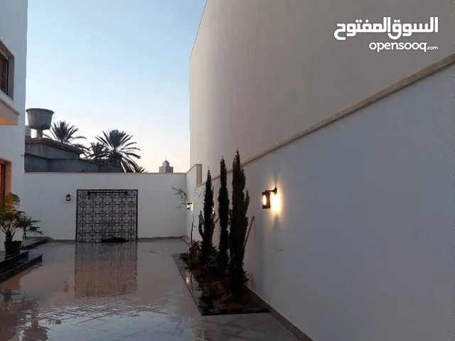 600 m2 3 Bedrooms Villa for Sale in Tripoli Ain Zara
