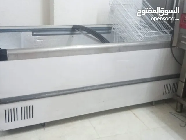 فريزر بطح انفيرتر وفريزر طولي بحالة ممتازة للبيع