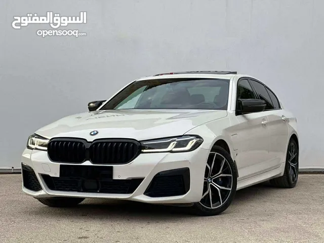 bmw 530e 2022 kit M plug in hybrid كاملة الاضافات بسعر مغري والدفع كاش فقط
