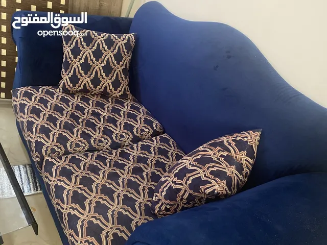 اثاث شقة كامله غرفتين وصاله مستعمل للبيع بحالة جيدة التواصل واتساب