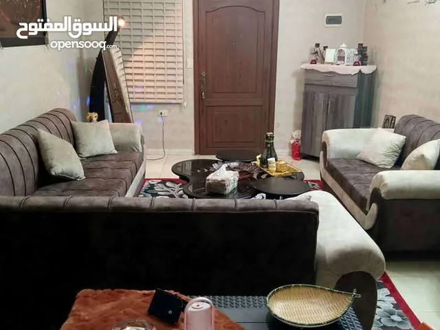 90 m2 2 Bedrooms Apartments for Sale in Zarqa Jabal Tareq