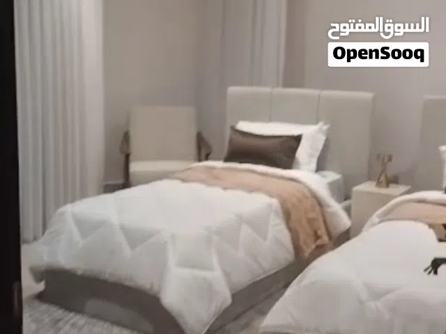 فندق.  7 طوابق . مفروش . بلكامل . يحتوى على غرف وشقق واجنحه . ايجار . بلقرب من مدرسة على وريث .