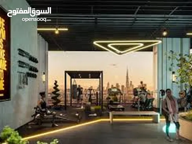 استوديو في موقع مميز على طريق الشيخ محمد بن زايد بمقدم 10% وقسط 1% شهريا لمدة 80 شهر