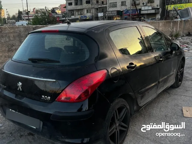 سيارة بيجو