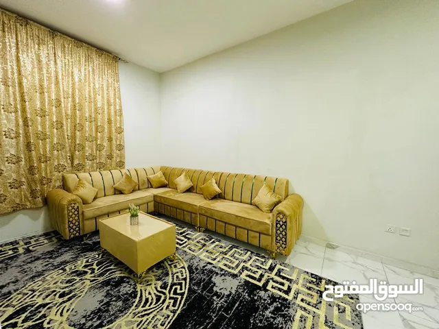 F3 / للايجار الشهري في عجمان - المويهات 2 - غرفتين وصالة - 3 حمامات - وبالكونة - مفروشة - موقع حيوي