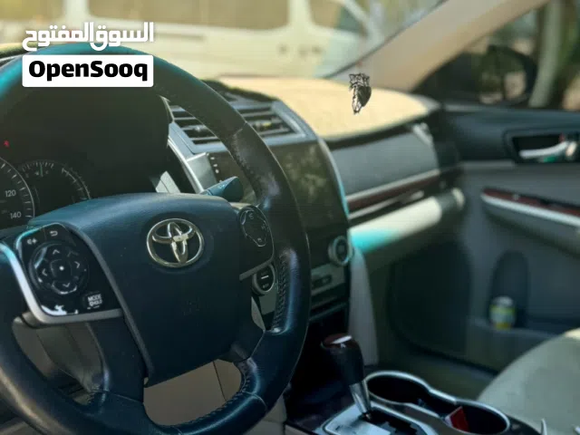 2012 تويوتا كامري XLE